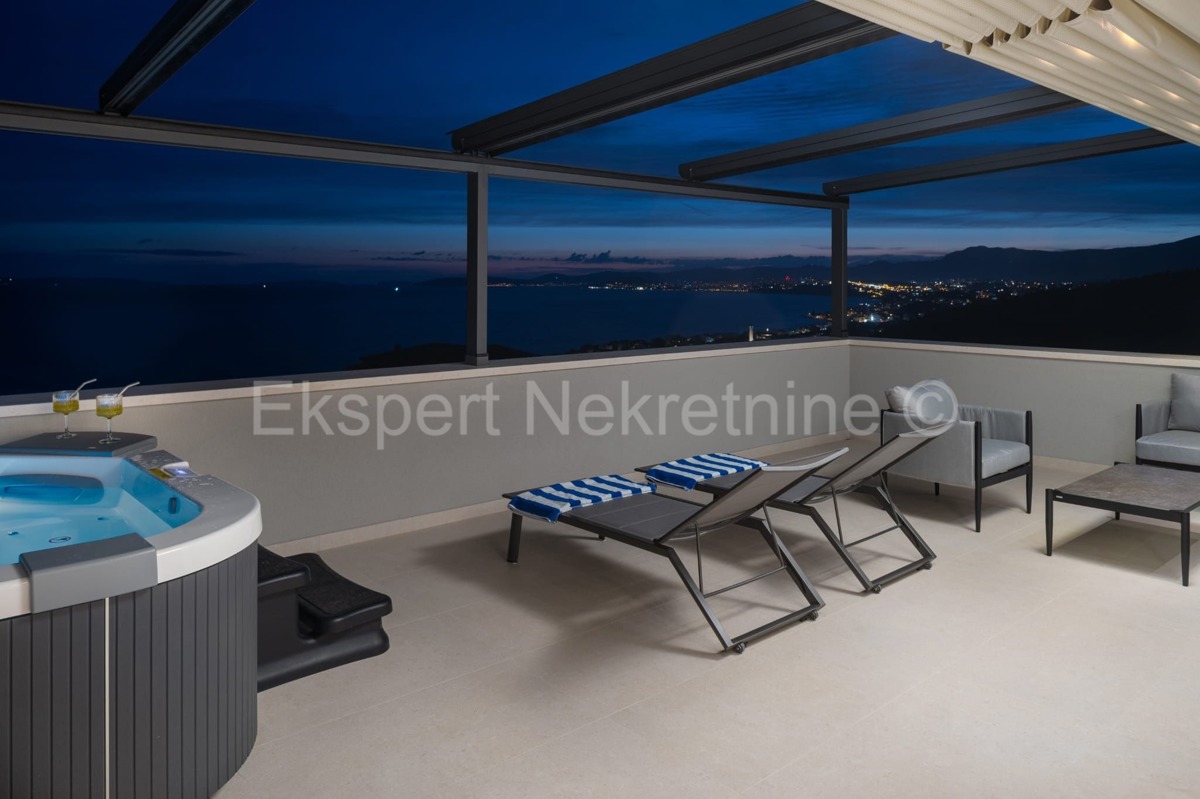 Podstrana, Mutogras, villa di lusso 340 m2 con giardino 392 m2 e piscina