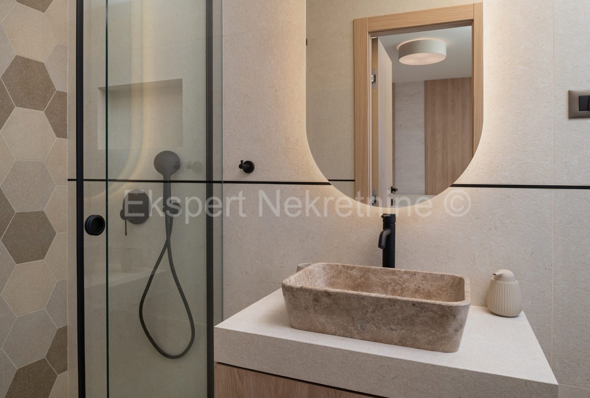 Podstrana, Mutogras, villa di lusso 340 m2 con giardino 392 m2 e piscina