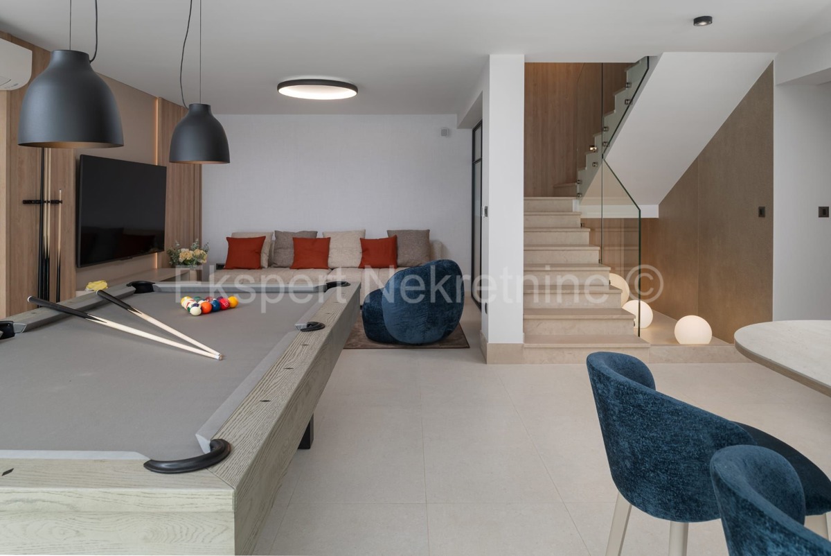 Podstrana, Mutogras, villa di lusso 340 m2 con giardino 392 m2 e piscina