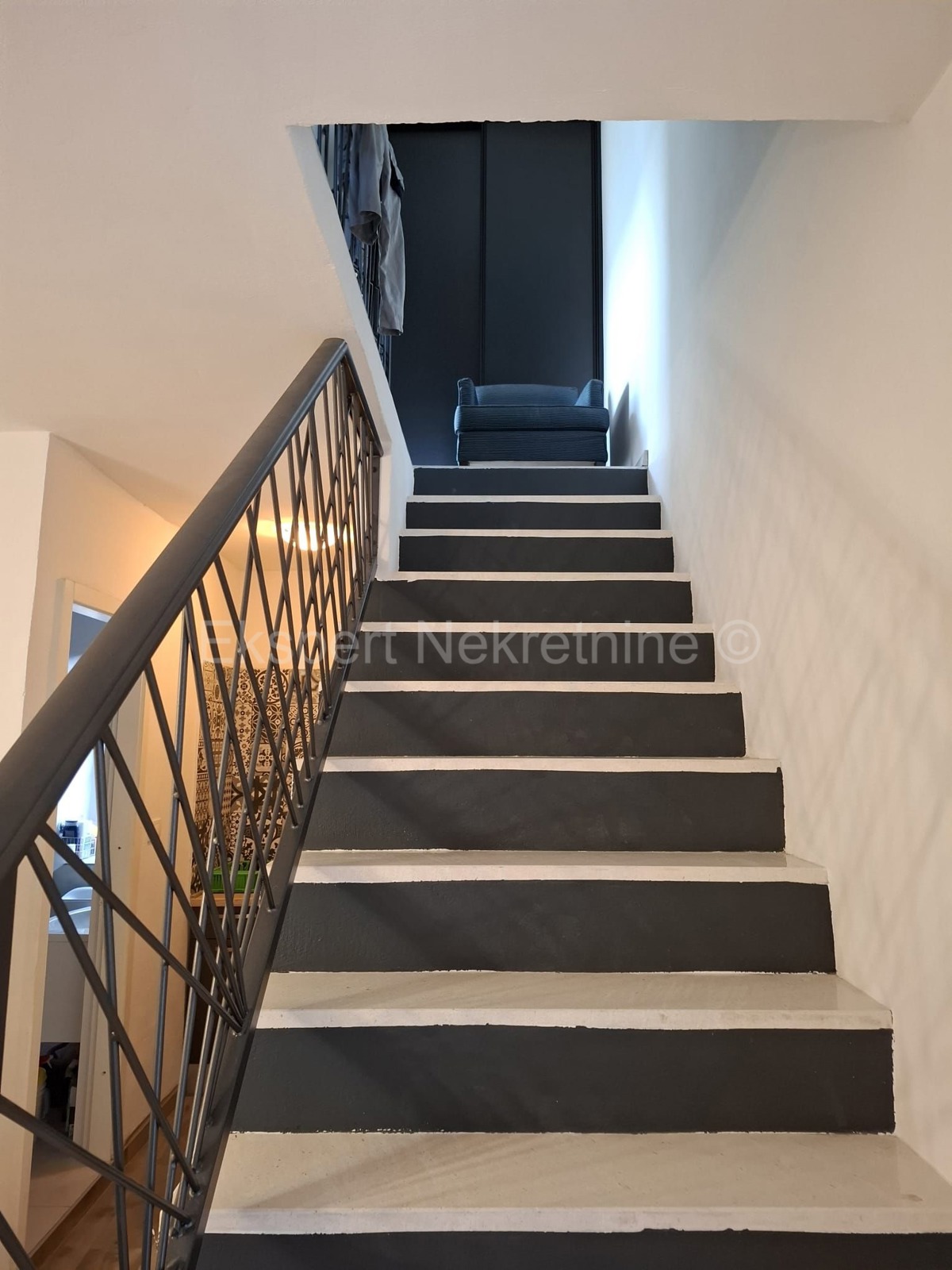 K.Sućurac, casa a schiera 117m2 nel centro del paese, a 40 m dal mare