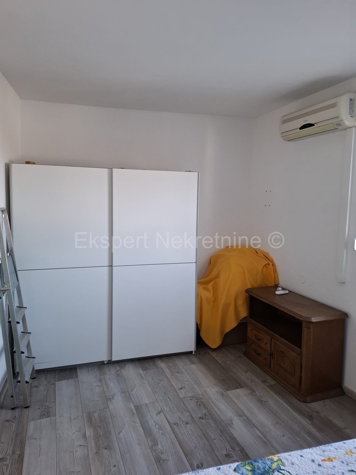 K.Sućurac, casa a schiera 117m2 nel centro del paese, a 40 m dal mare