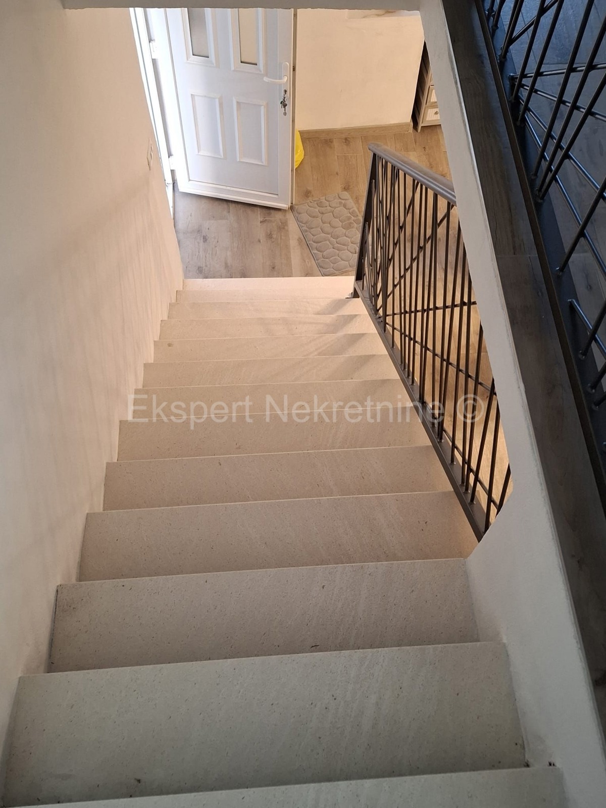 K.Sućurac, casa a schiera 117m2 nel centro del paese, a 40 m dal mare