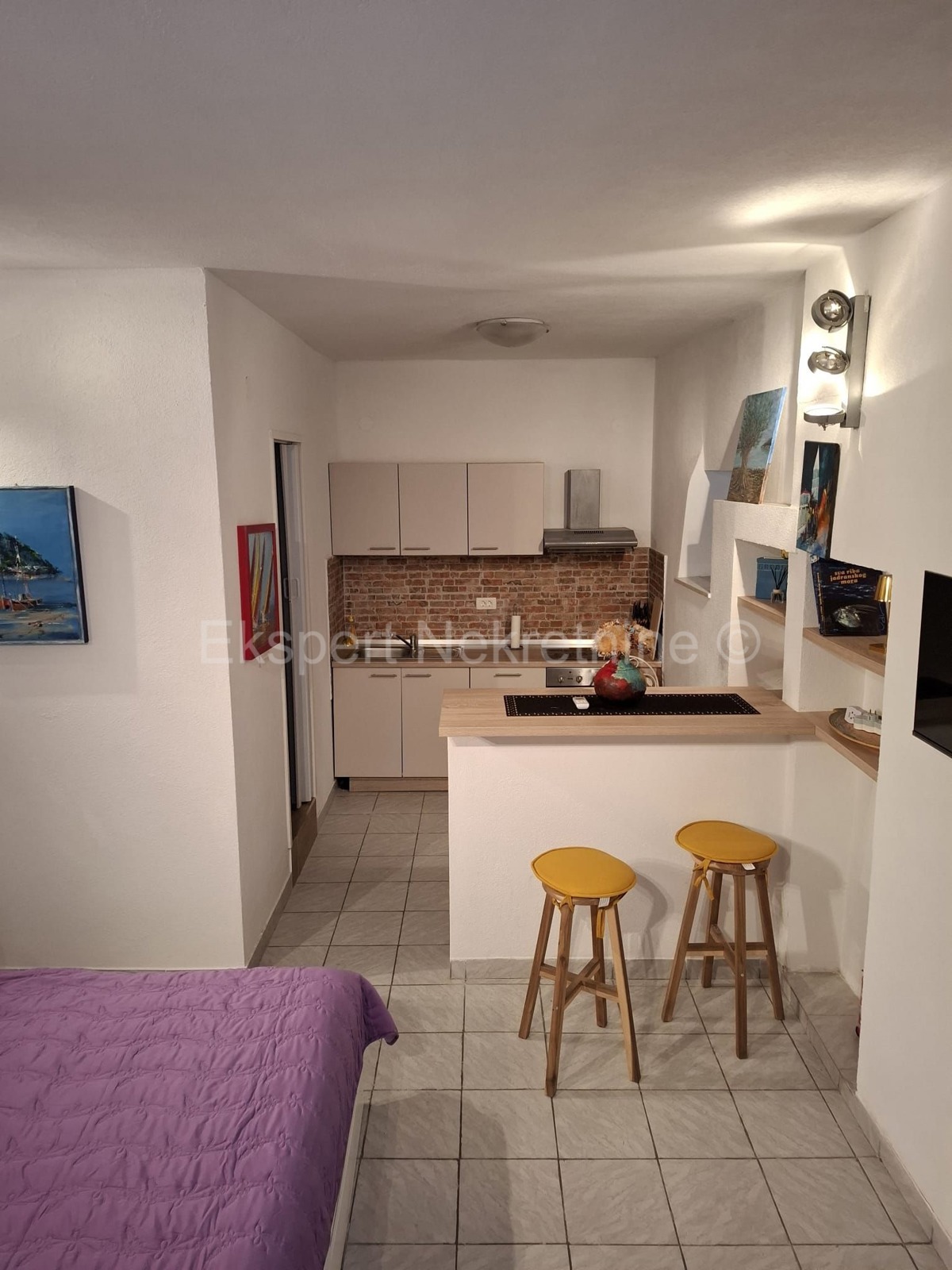 K.Sućurac, casa a schiera 117m2 nel centro del paese, a 40 m dal mare