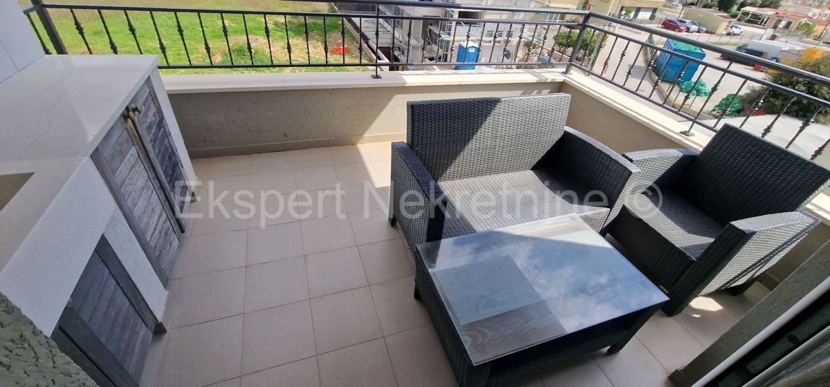 Trogir, Center, 4-bedroom apartment 110 m2, newer construction, TOP location!!!