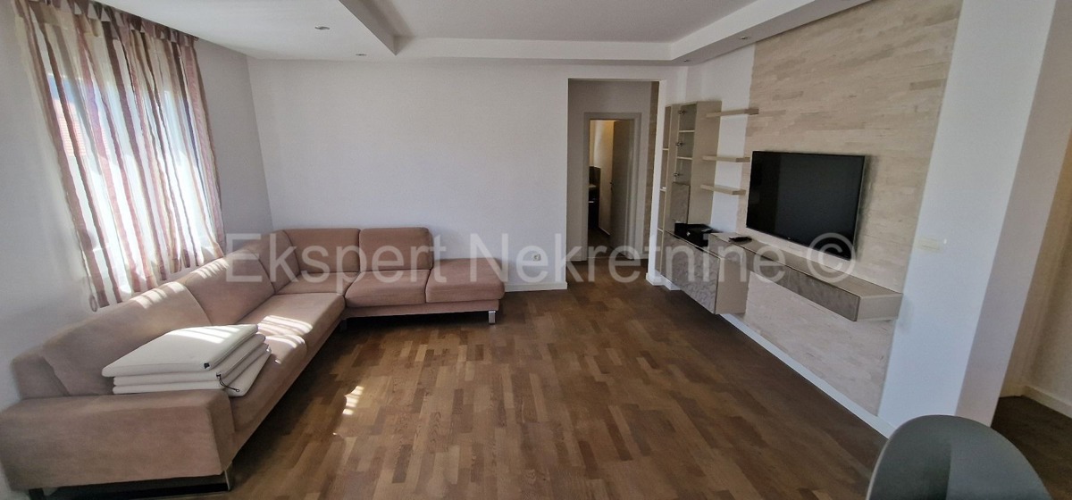 Trogir, Center, 4-bedroom apartment 110 m2, newer construction, TOP location!!!