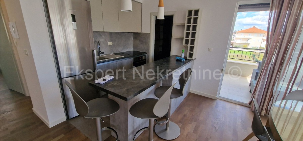 Trogir, Center, 4-bedroom apartment 110 m2, newer construction, TOP location!!!