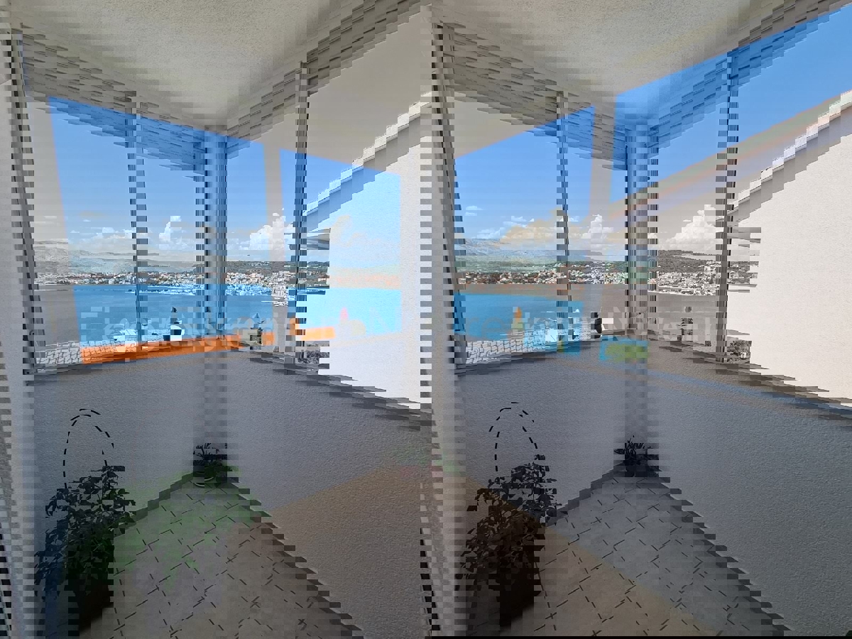 Čiovo, Okrug G., Planikovica, appartamento con una camera da letto 44m2, vista mare
