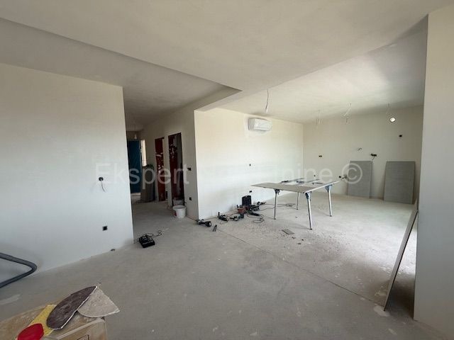 Rogoznica, Ražanj, appartamento con tre camere da letto con giardino, vista mare, a 160 m dal mare