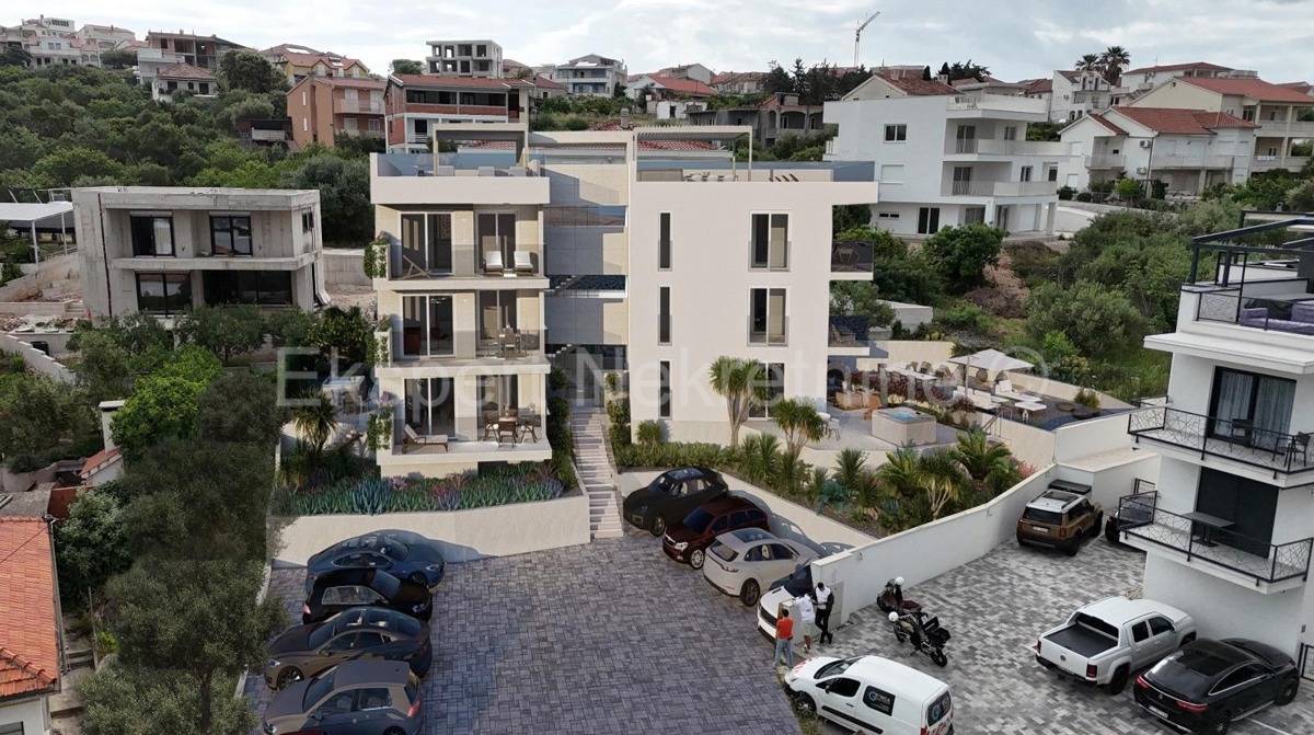 Čiovo, Okrug G., appartamento con due camere da letto con giardino e parcheggio, vista mare