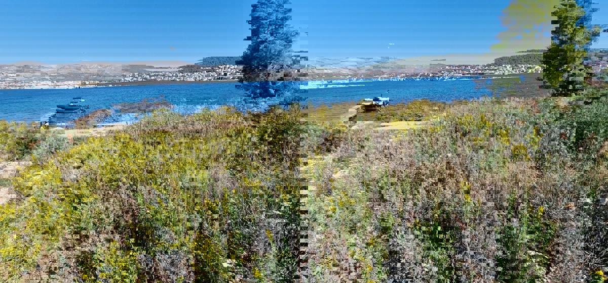 Čiovo, District G, building land 1228 m2, FIRST ROW TO THE SEA!!!