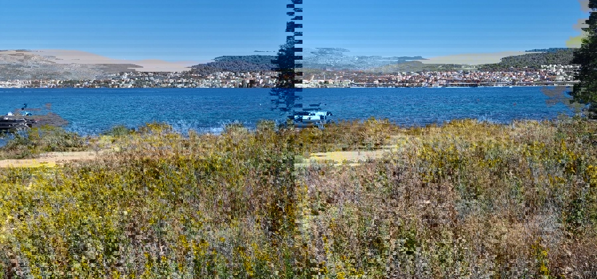 Čiovo, District G, building land 1228 m2, FIRST ROW TO THE SEA!!!