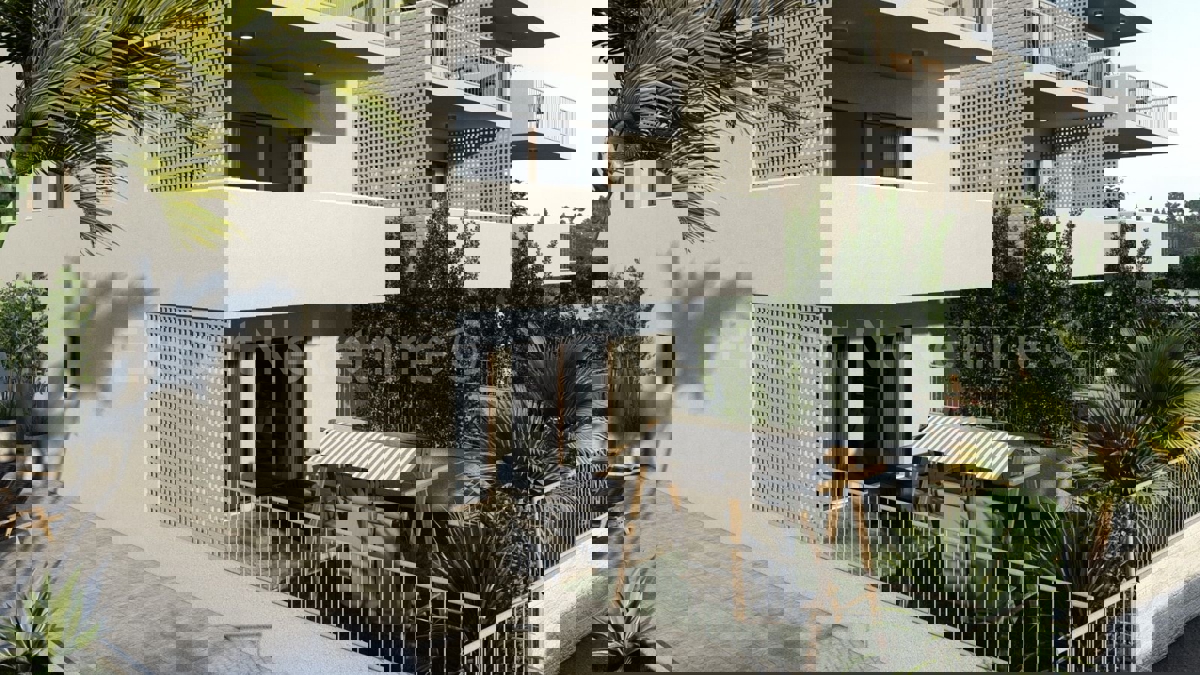 Ciovo, Slatine 1-bedroom apartment 55 m2 + garden 120 m2, only 70 m from the sea