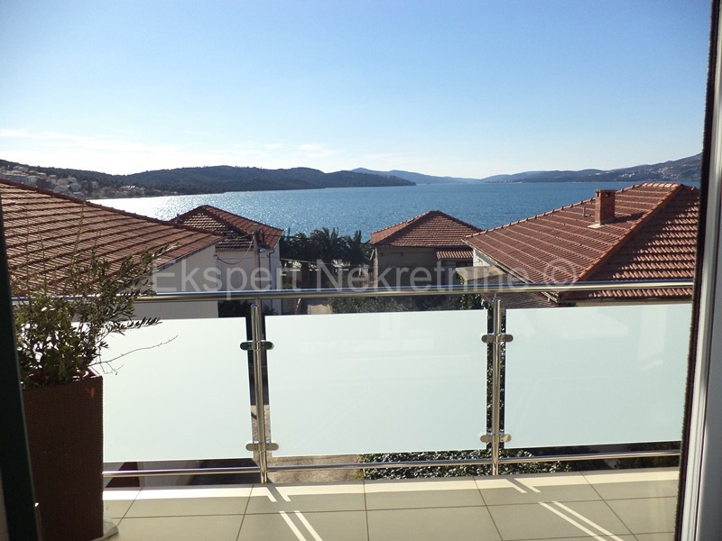 Čiovo,Okrug , casa 530m2, vicino ad una grande spiaggia, ideale per l'affitto