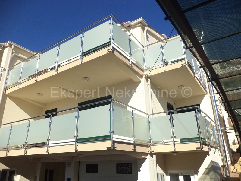 Čiovo,Okrug , casa 530m2, vicino ad una grande spiaggia, ideale per l'affitto