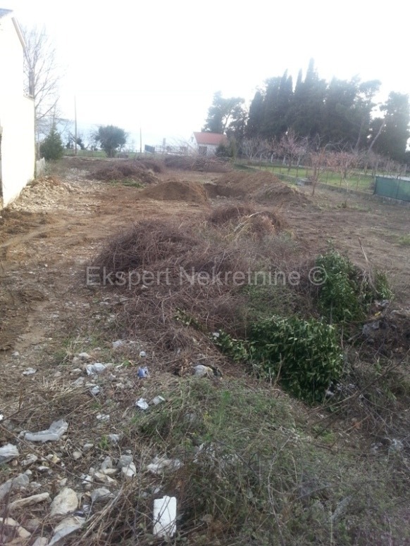 Kaštela, Gomilica terreno edificabile di 1380 m2 nella zona M5, vicino al mare