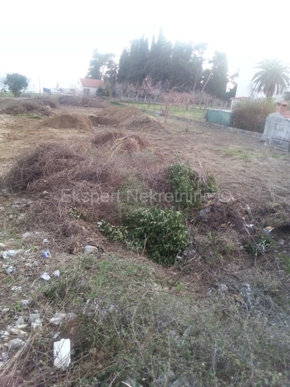 Kaštela, Gomilica terreno edificabile di 1380 m2 nella zona M5, vicino al mare