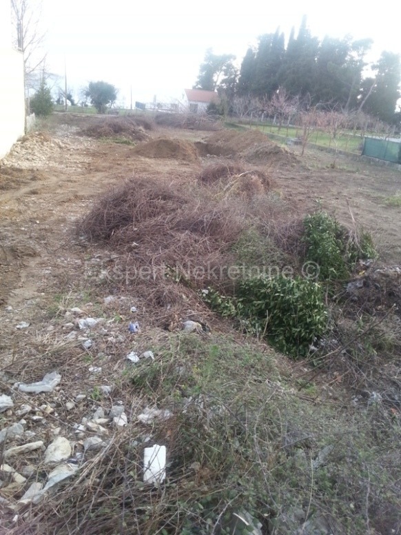 Kaštela, Gomilica terreno edificabile di 1380 m2 nella zona M5, vicino al mare