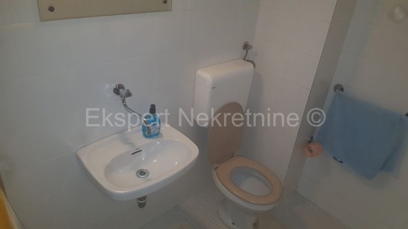 Trogir, centro, appartamento trilocale 92 m2, posizione eccellente vicino a tutti i servizi