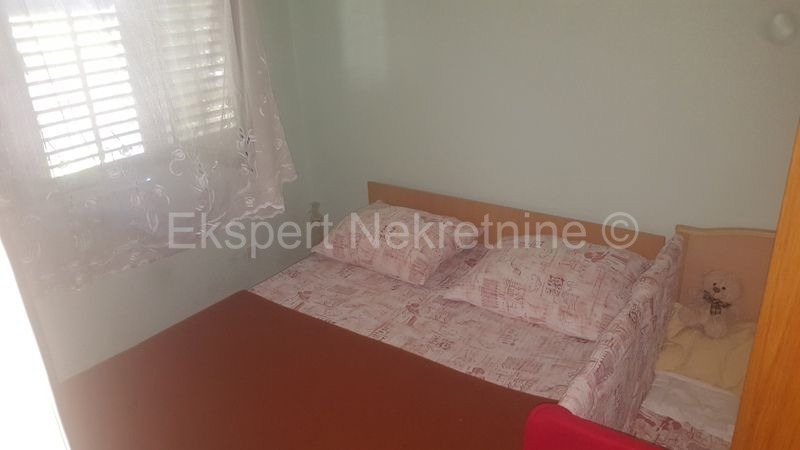 Trogir, centro, appartamento trilocale 92 m2, posizione eccellente vicino a tutti i servizi