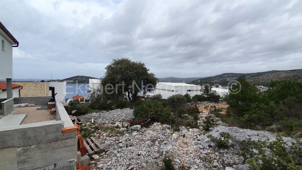 Rogoznica, Ljoljinica, terreno edificabile 1180 m2, 200 metri dal mare