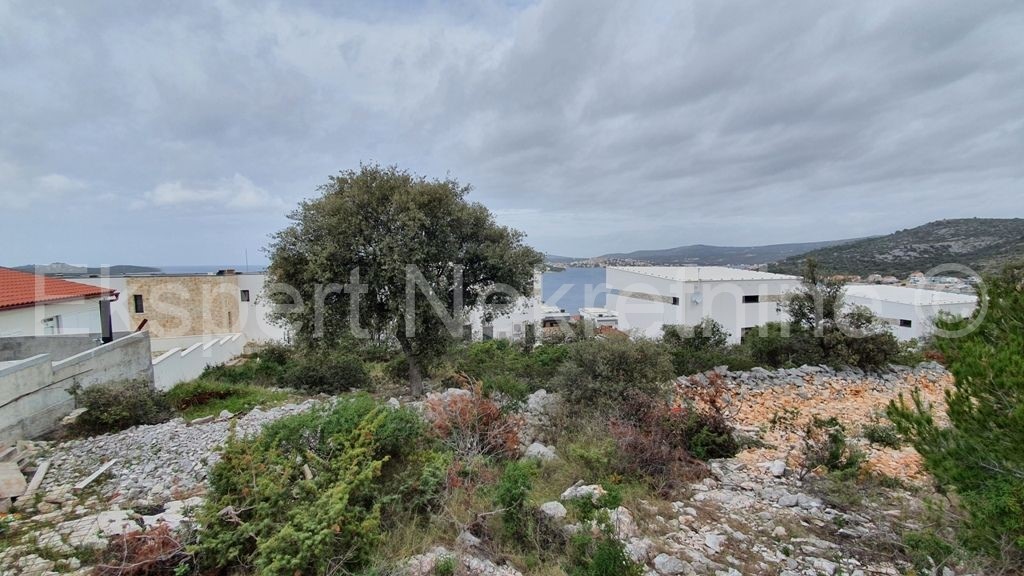 Rogoznica, Ljoljinica, terreno edificabile 1180 m2, 200 metri dal mare
