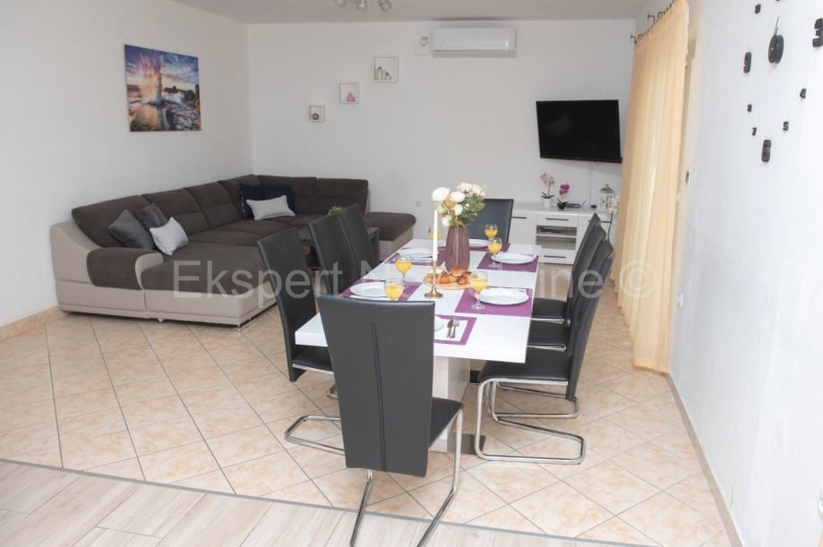 Podstrana, Strožanac, casa 350 m2 con giardino, vista mare, 500 metri dalla spiaggia