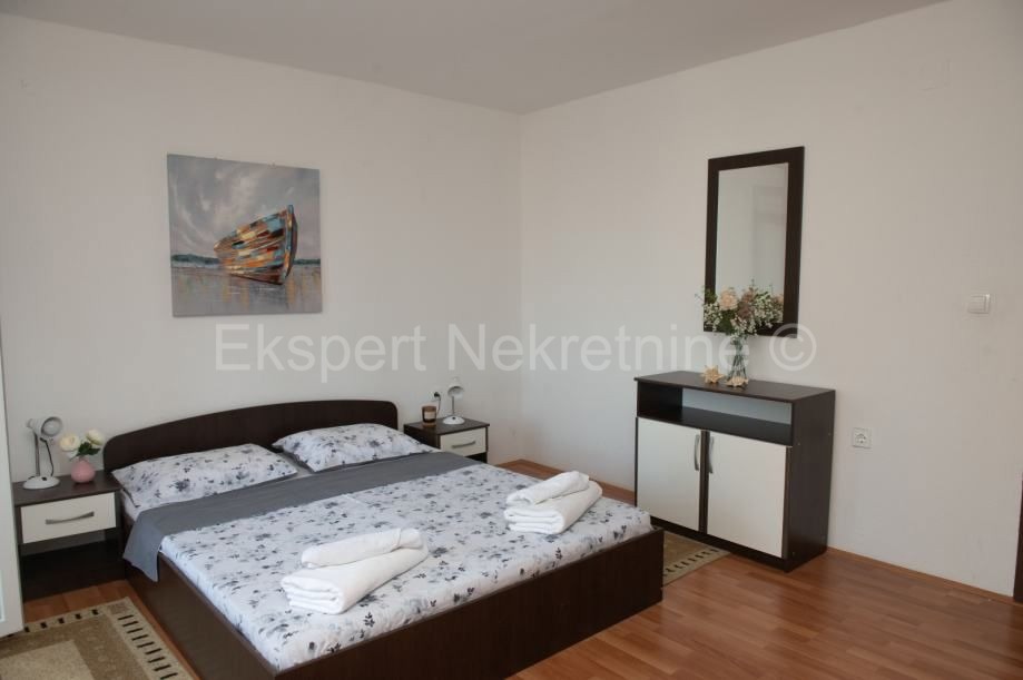 Podstrana, Strožanac, casa 350 m2 con giardino, vista mare, 500 metri dalla spiaggia