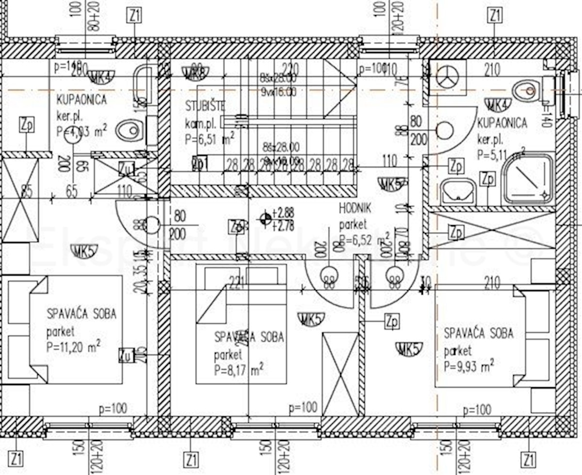 Seget Vranjica, appartamento di 4 locali su tre piani 164 m2 + giardino 190 m2 con piscina privata