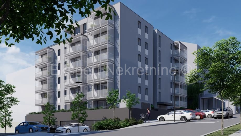 Spalato, Žnjan, spazio commerciale 35m2 con giardino 16,56m2 al piano terra