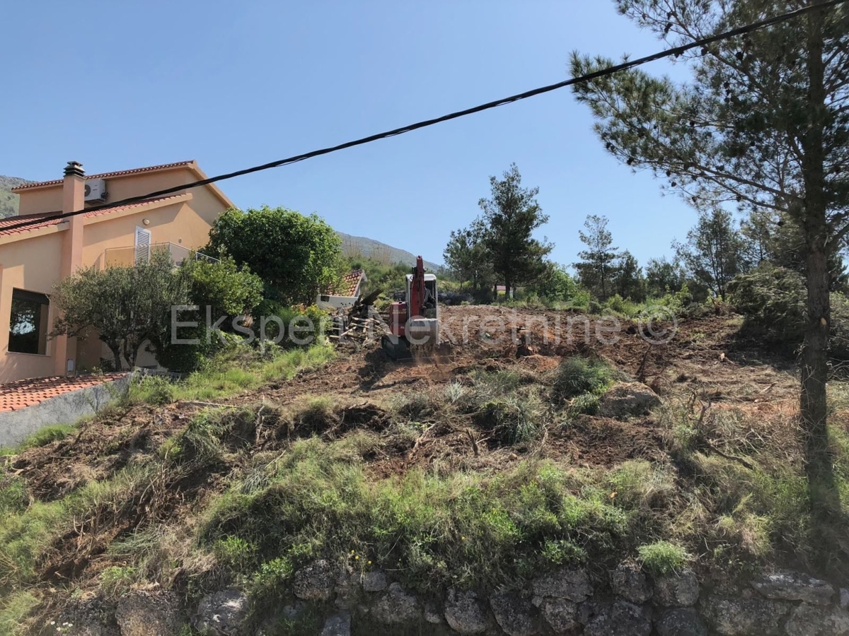 Podstrana, terreno edificabile 472m2, vista mare, soluzione concettuale