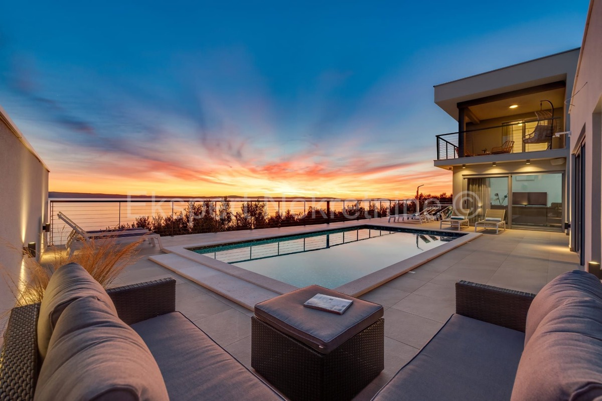 Podstrana, Mutogras, villa di lusso 370 m2 con giardino 392 m2 e piscina