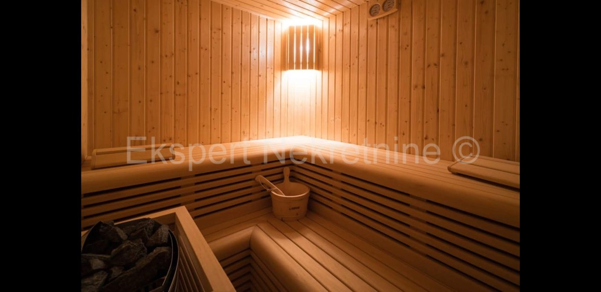 Podstrana, Mutogras, villa di lusso 370 m2 con giardino 392 m2 e piscina