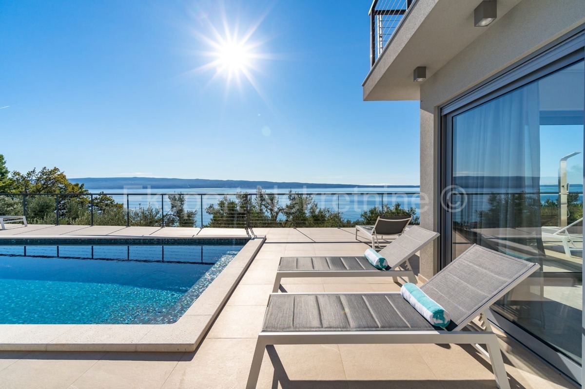 Podstrana, Mutogras, villa di lusso 370 m2 con giardino 392 m2 e piscina