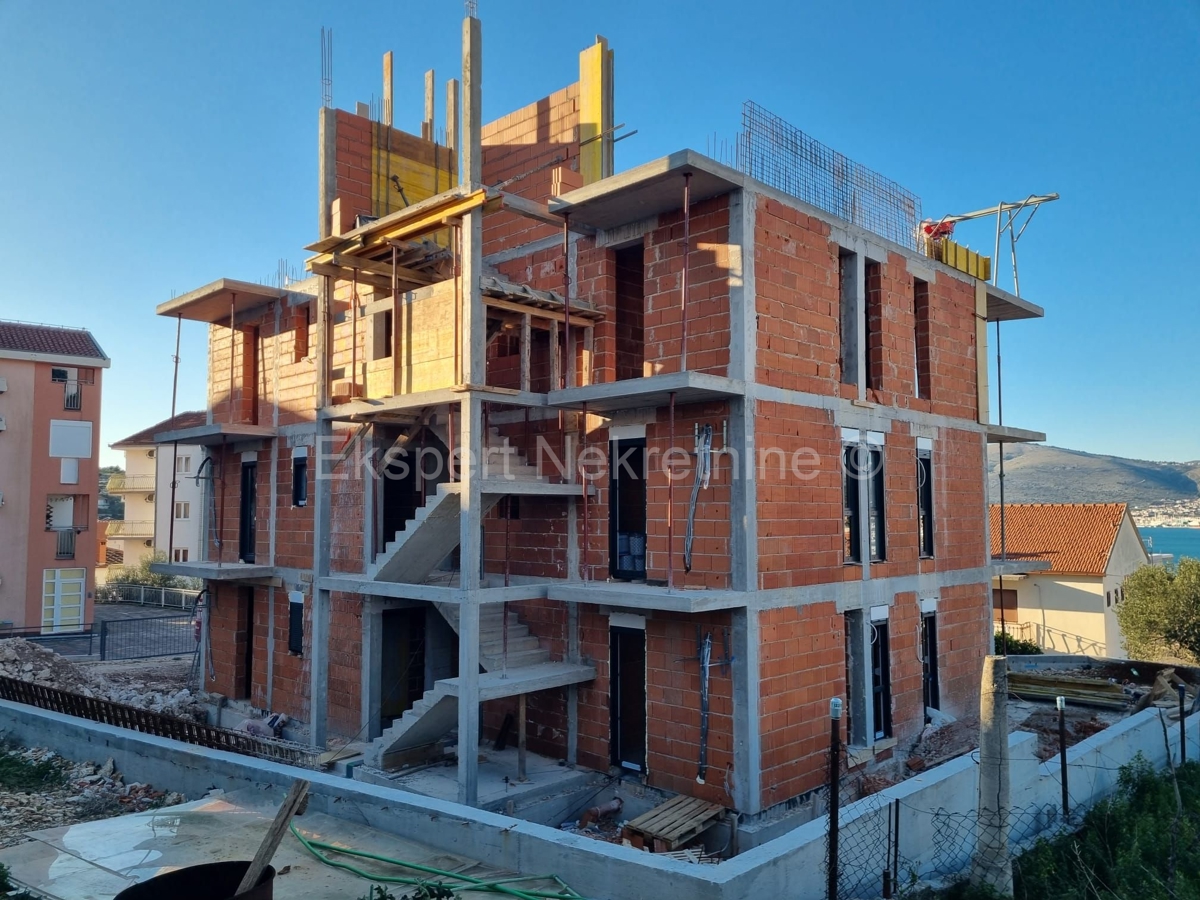 Čiovo,Okrug Gornji, 2-bedroom apartment 73m2+garden 94m2,new building,view