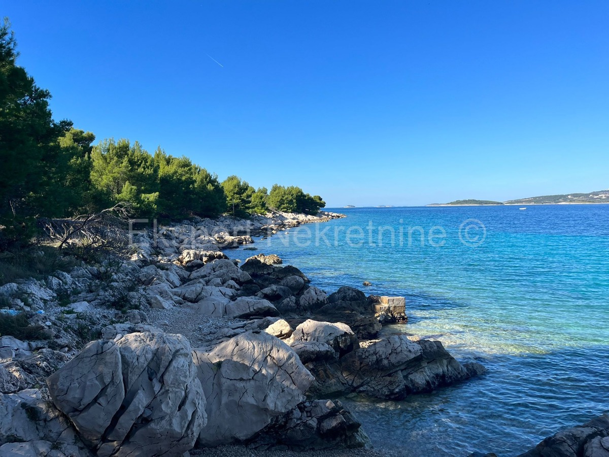 Ražanj, terreno agricolo 7084 m2, 1a fila al mare