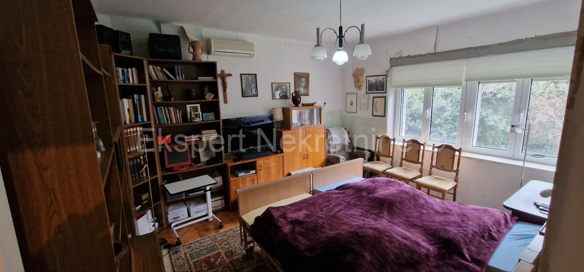 Trogir, Naselje, 1-bedroom apartment 50 m2, excellent location, close to the sea and beach