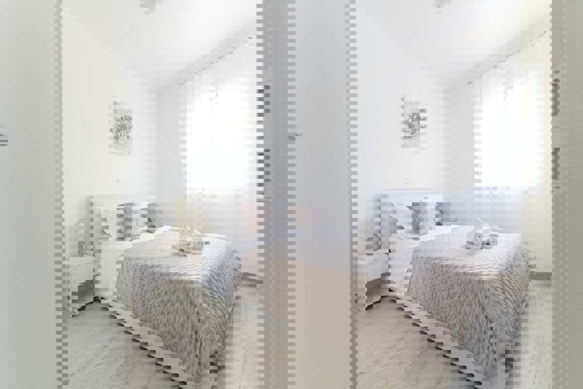 Trogir, Center, 3-bedroom apartment 67 m2, furnished, TOP location!!!