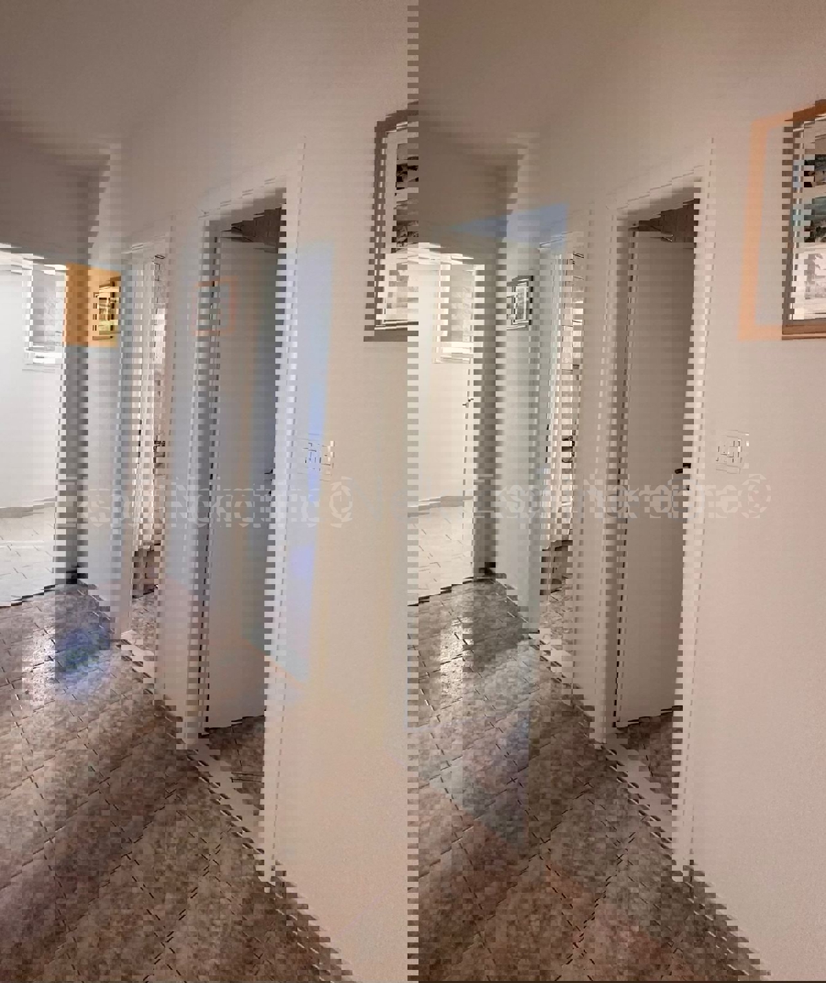 Čiovo, Okrug G., confortevole appartamento con due camere da letto, giardino e parcheggio