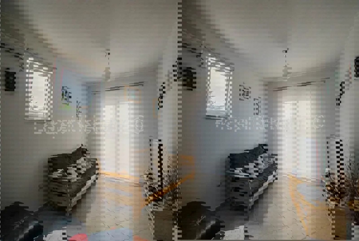 Čiovo, Okrug G., confortevole appartamento con due camere da letto, giardino e parcheggio
