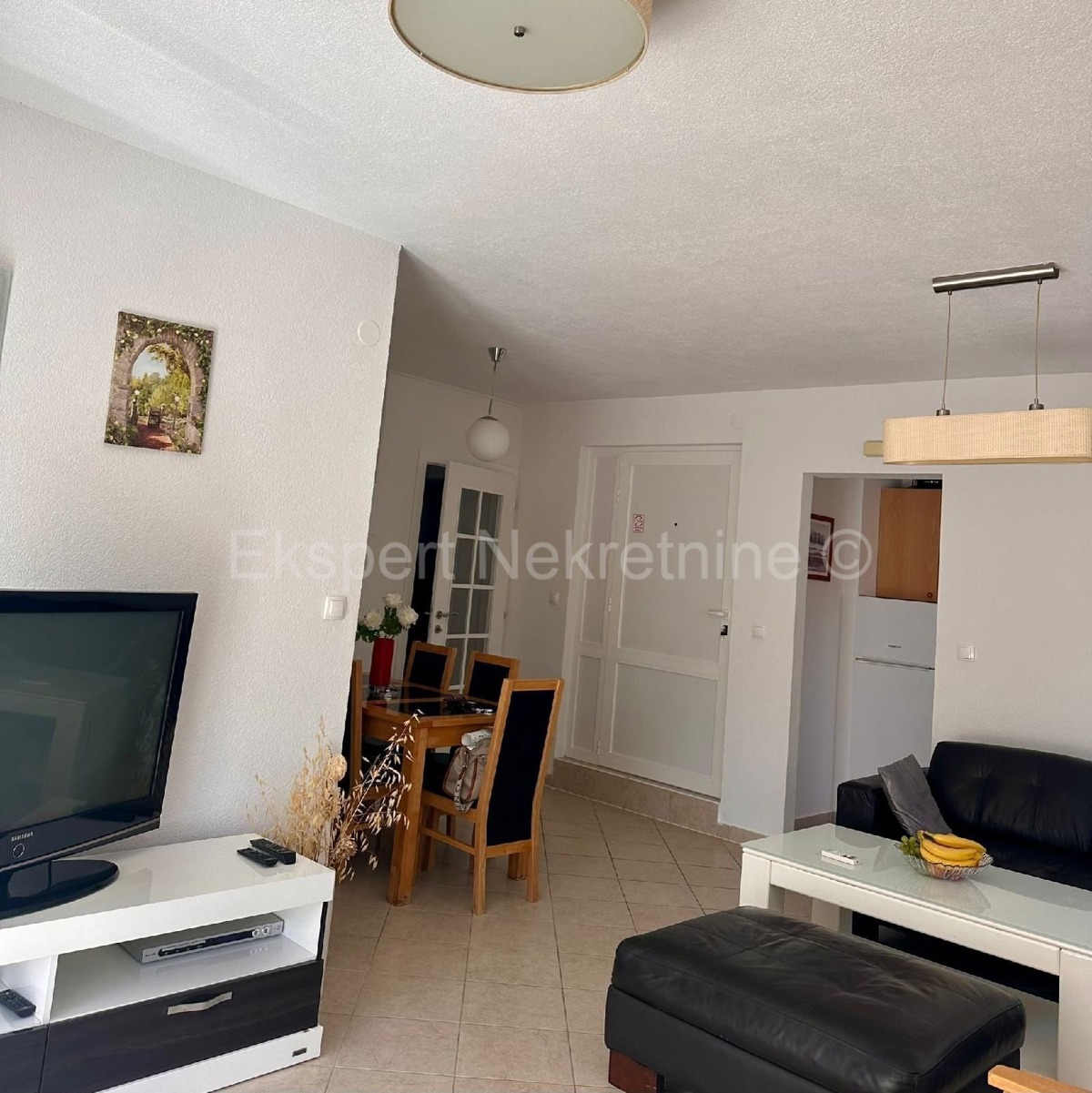 Čiovo, Okrug G., confortevole appartamento con due camere da letto, giardino e parcheggio