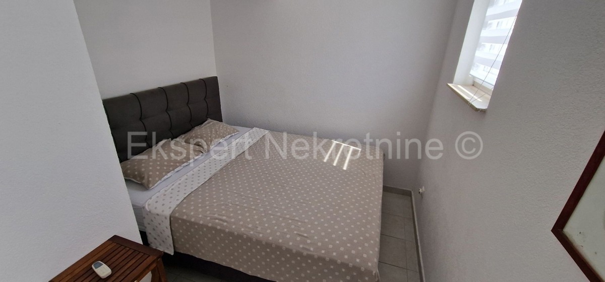 Čiovo, Okrug G., confortevole appartamento con due camere da letto, giardino e parcheggio