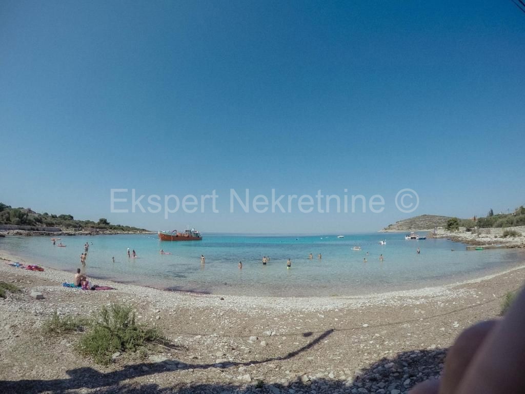 Drvenik Mali, semi-detached house 135 m2 with sea view, 300 m from the beach