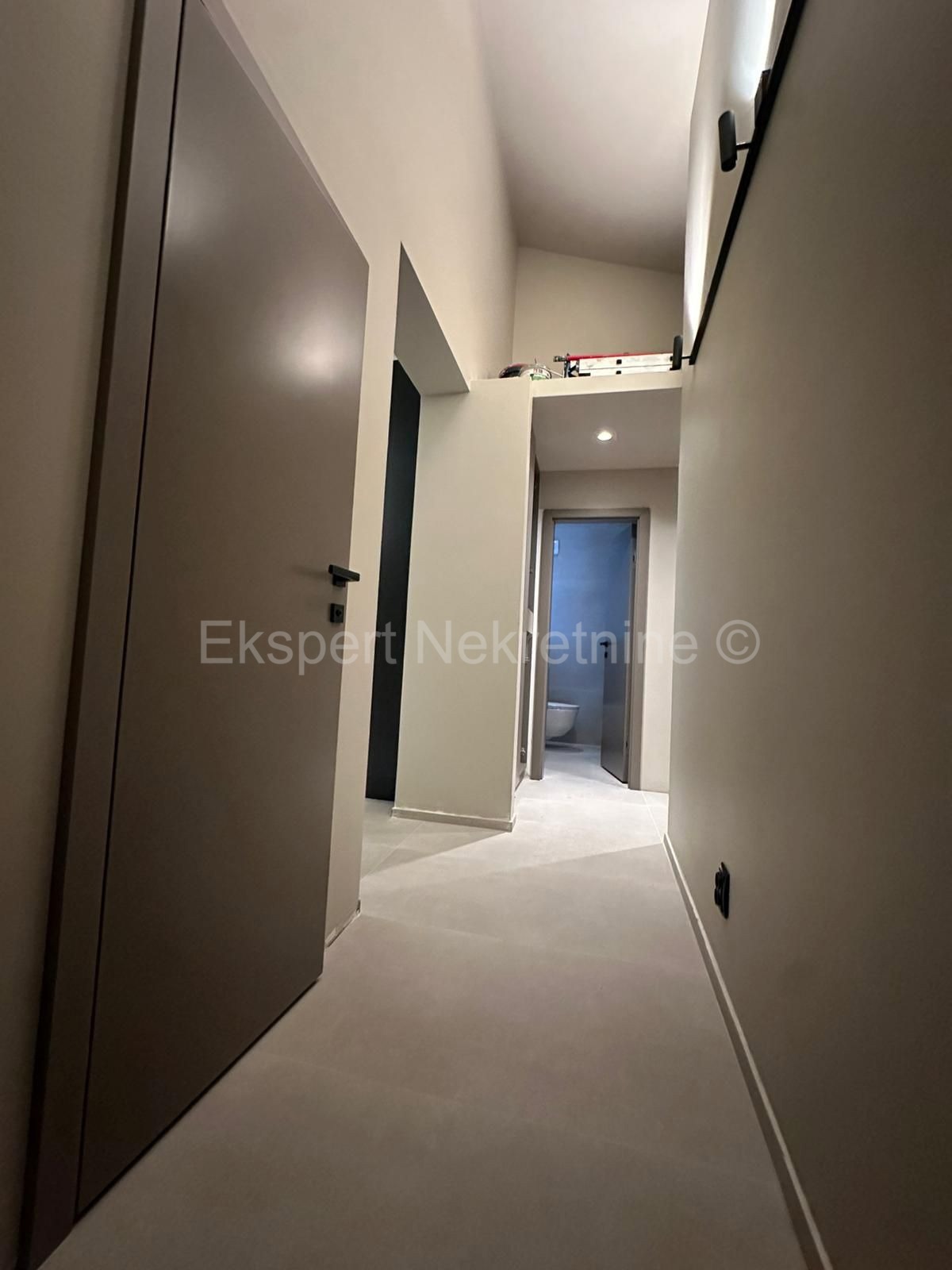 Čiovo, Okrug G., 2-bedroom apartment 68 m2, 2nd row from the sea, sea view,