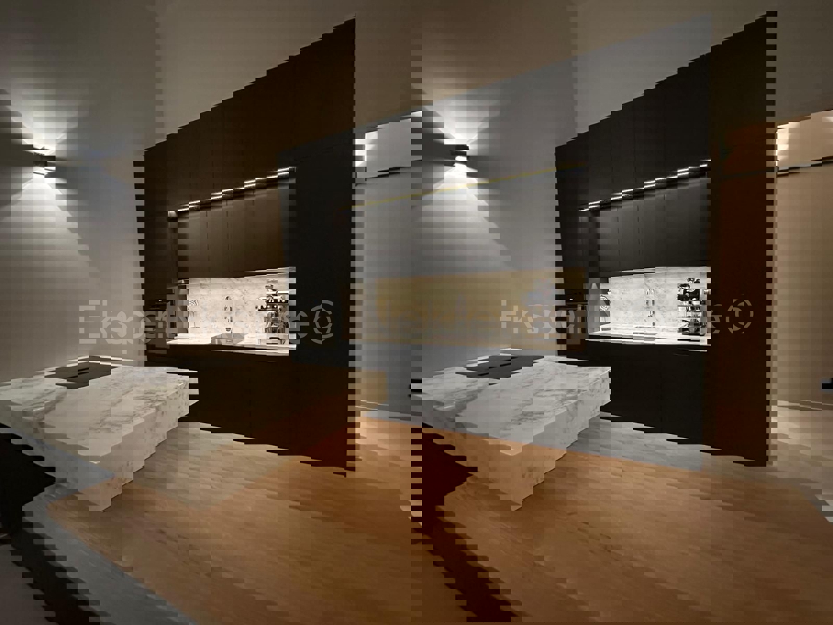 Čiovo, Okrug G., 2-bedroom apartment 68 m2, 2nd row from the sea, sea view,