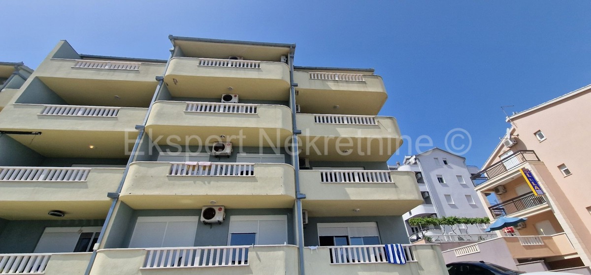 Čiovo, Okrug G., 2-bedroom apartment 68 m2, 2nd row from the sea, sea view,