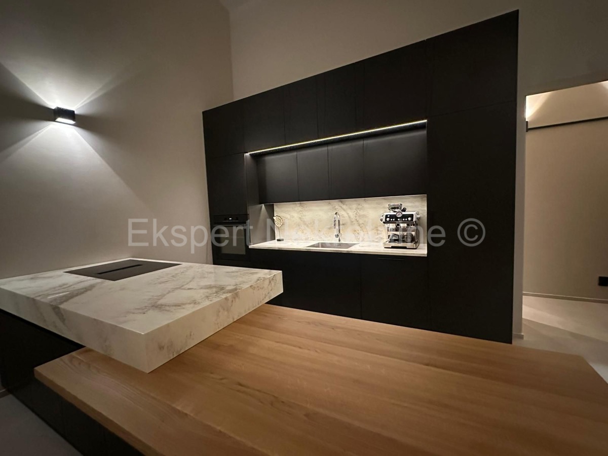 Čiovo, Okrug G., 2-bedroom apartment 68 m2, 2nd row from the sea, sea view,