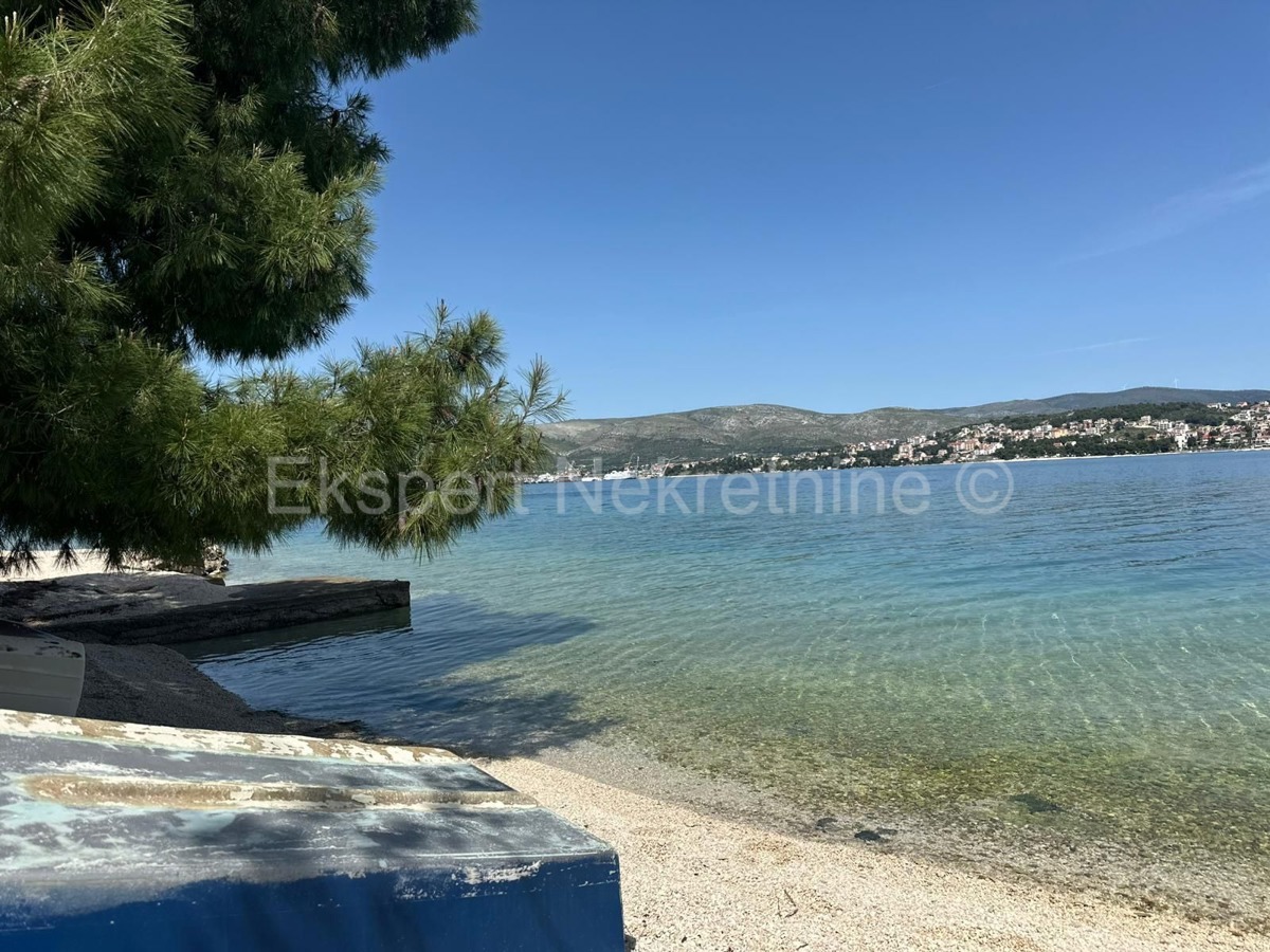 Čiovo, Okrug G., 2-bedroom apartment 68 m2, 2nd row from the sea, sea view,