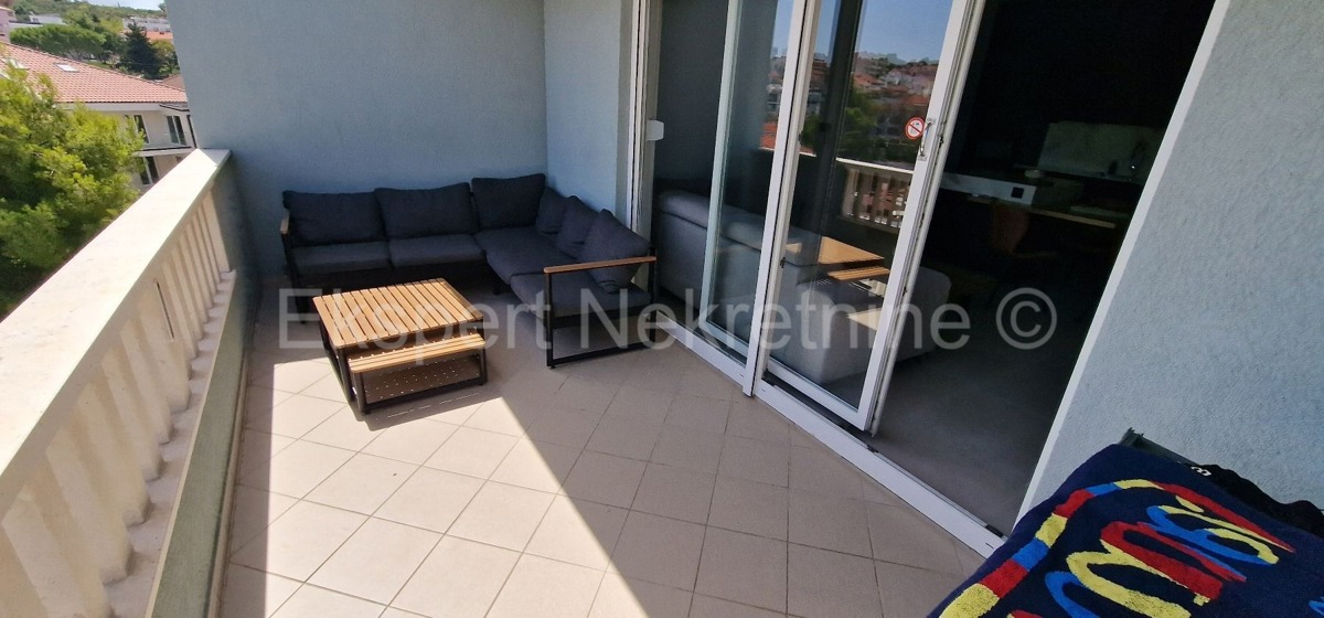 Čiovo, Okrug G., 2-bedroom apartment 68 m2, 2nd row from the sea, sea view,