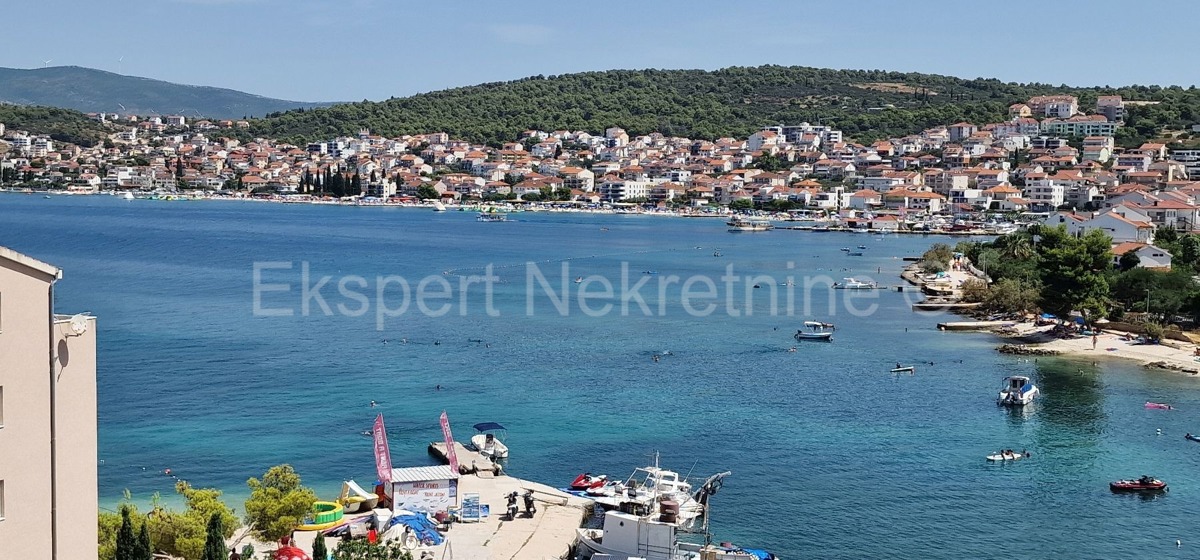 Čiovo, Okrug G., 2-bedroom apartment 68 m2, 2nd row from the sea, sea view,