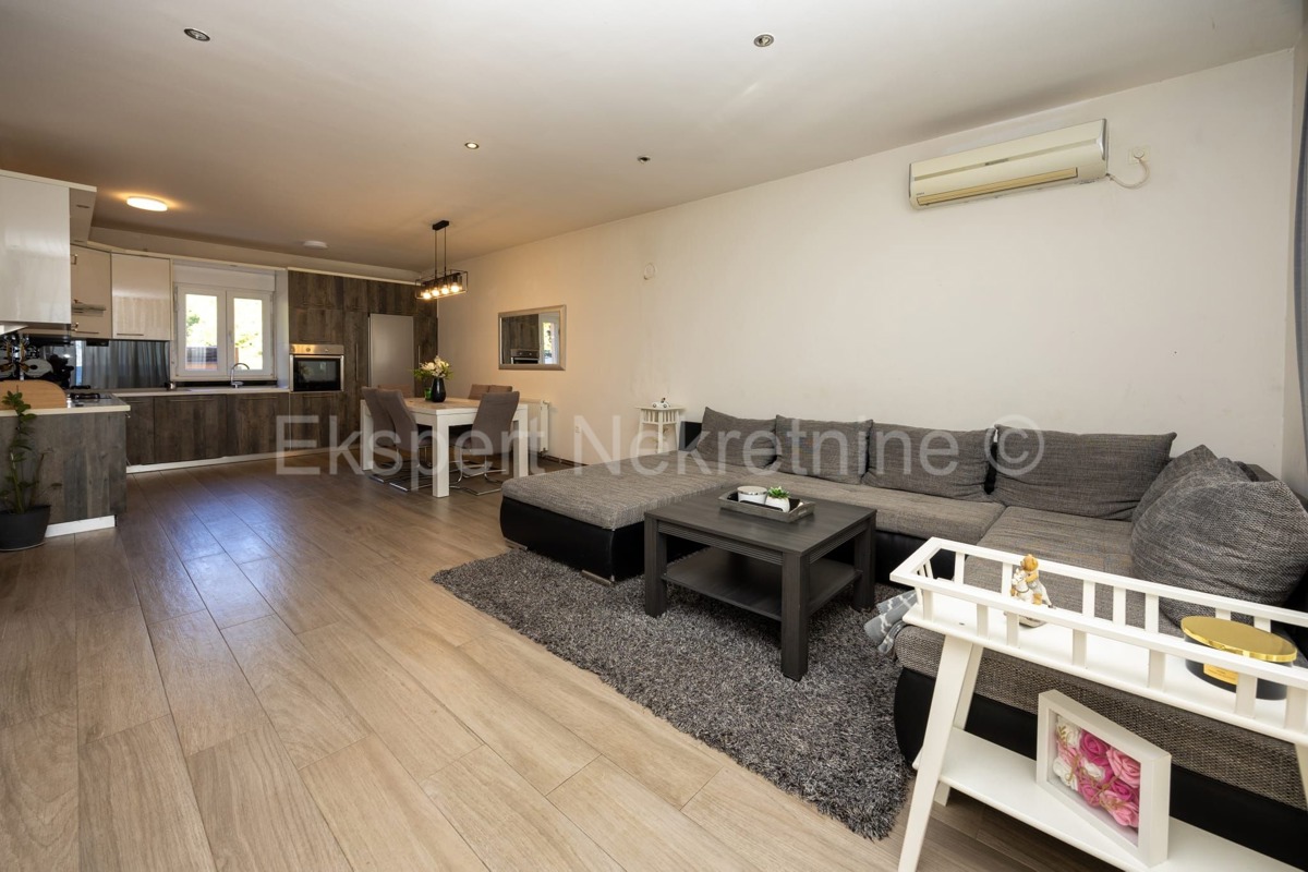 Solin, Rupotina, casa indipendente 260m2 con giardino e vista